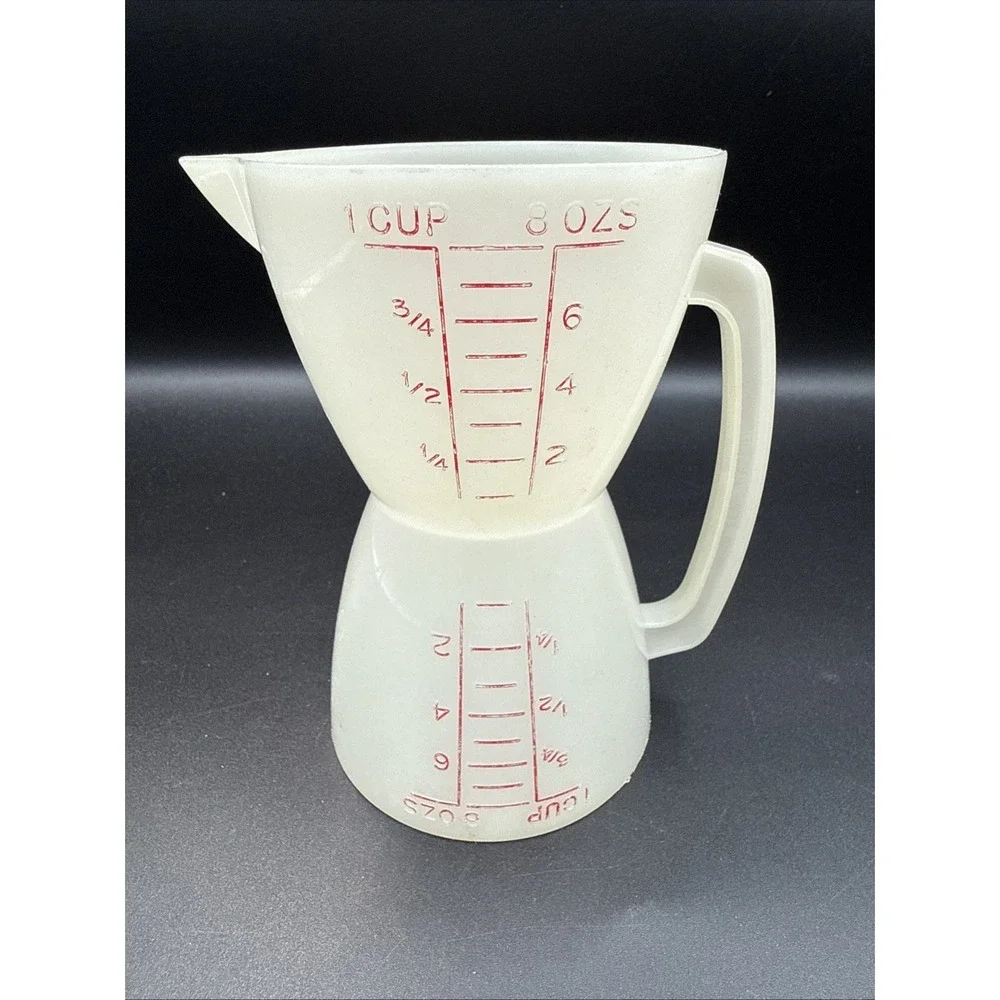 Tupperware Measuring Cup Hourglass Double Wet Dry 8 oz 1 cup Vintage Red Letter